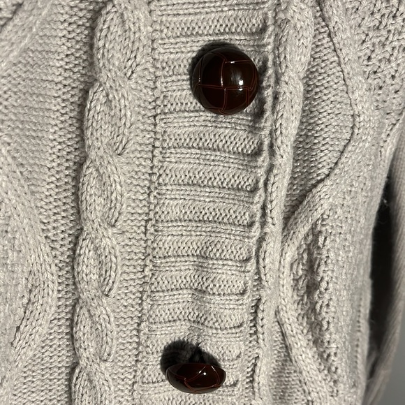 SALE  Gray Knit Sweater - Picture 4 of 6